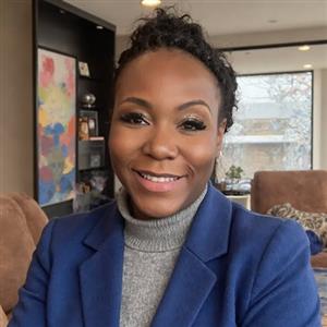 Headshot of Quiana McNeal.